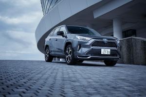 Toyota RAV4 PHV 2020 года